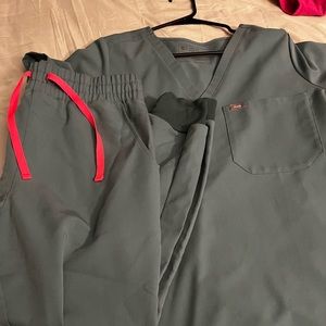 Figs Caribbean Blue set one pocket tee size large medium petite zamoras